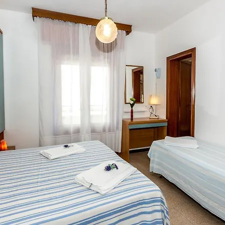 Saturno Hotel 2*