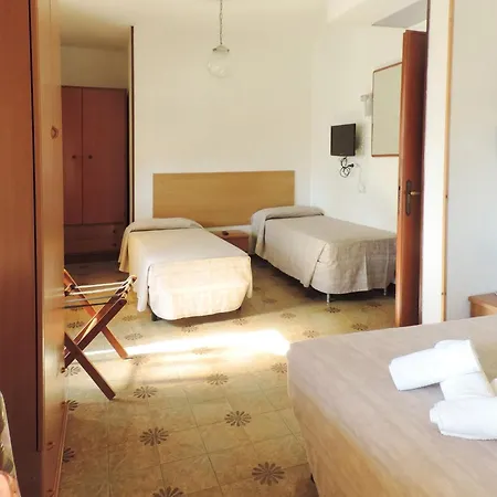 Saturno Hotel 2*