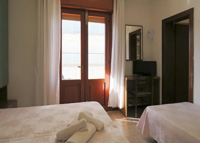 Saturno Hotell 2*